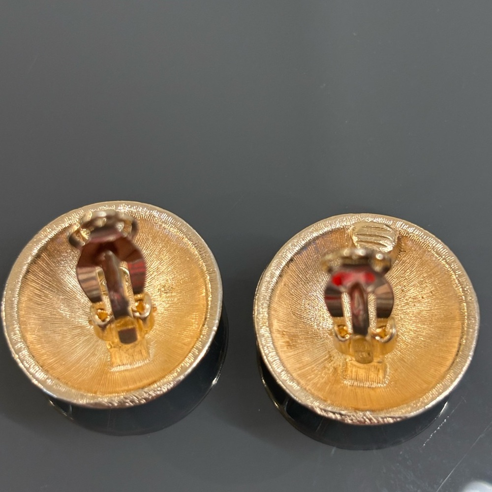 Vintage Ciro Enamel Clip-On Earrings – Signed & Patent Stamped - Picture 9 of 10